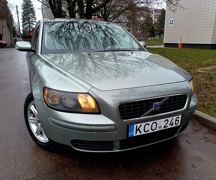 Фотография 9 - Volvo S40 2005 г Хэтчбек