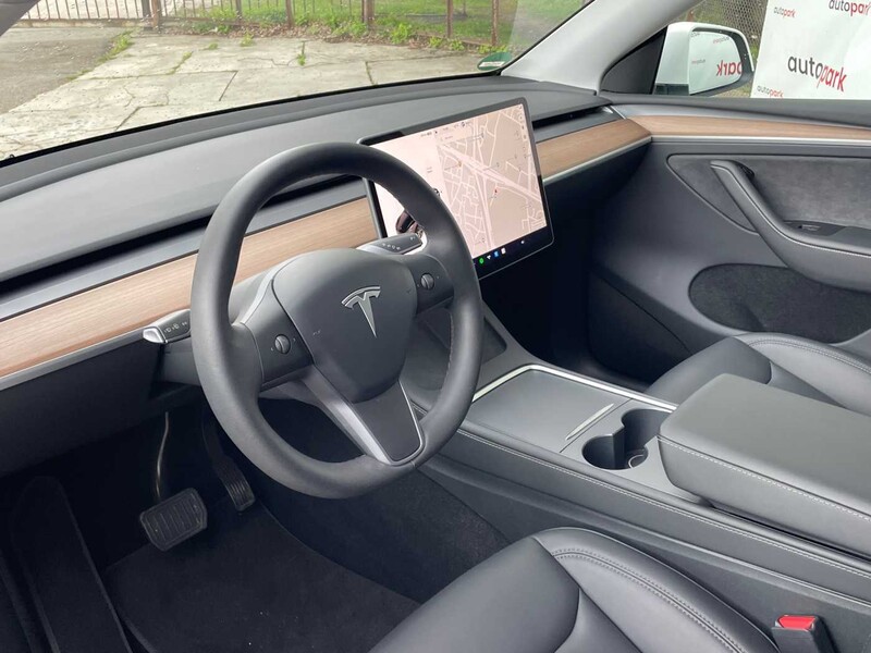 Photo 6 - Tesla Model Y Dual Motor 2022 y