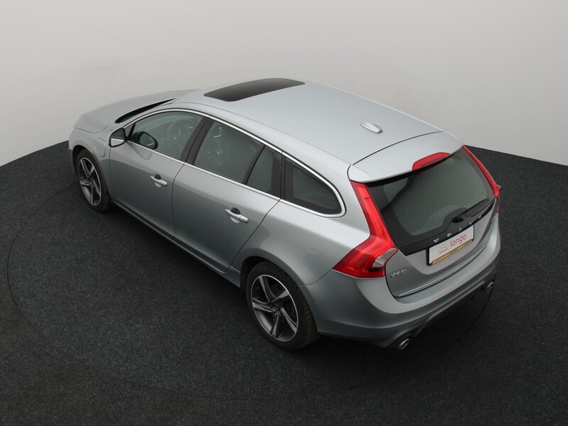 Фотография 12 - Volvo V60 2015 г Универсал