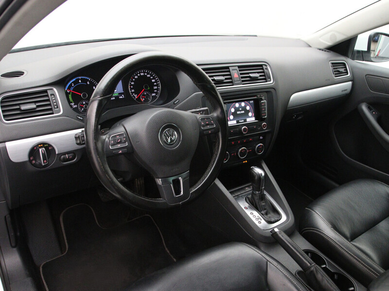 Photo 16 - Volkswagen Jetta 2013 y Sedan