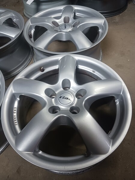 Photo 5 - Rial light alloy R17 rims