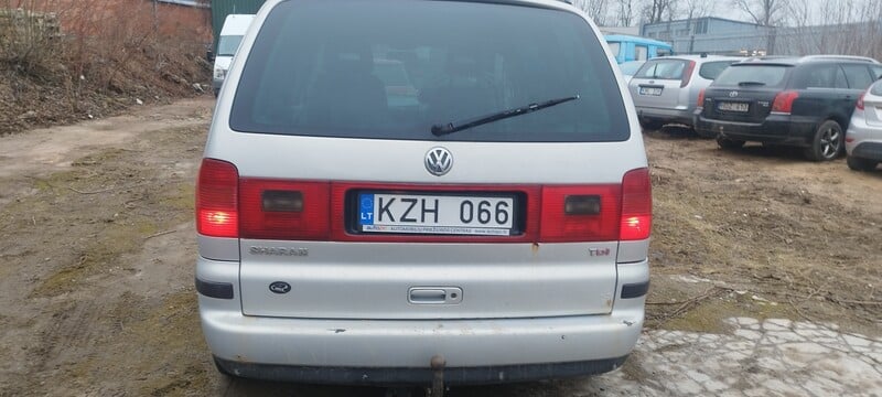 Photo 5 - Volkswagen Sharan 2003 y Van