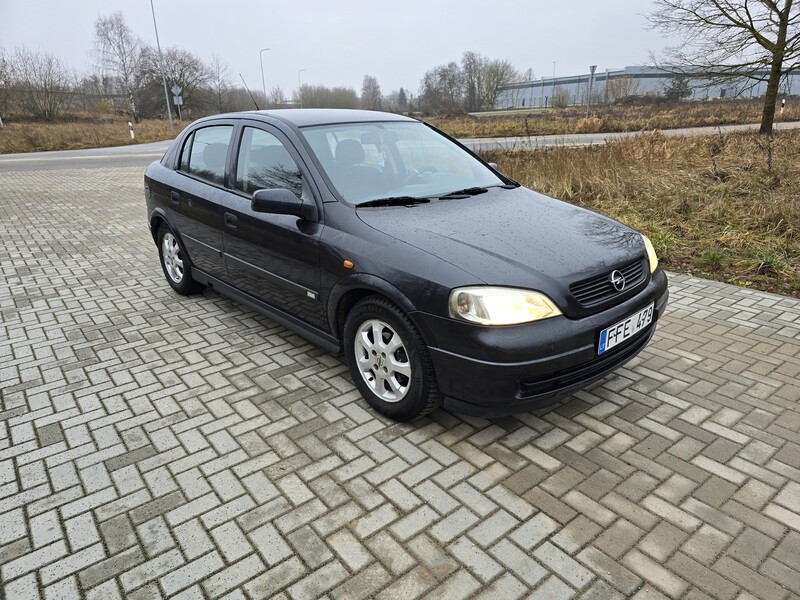 Фотография 1 - Opel Astra 1998 г Хэтчбек