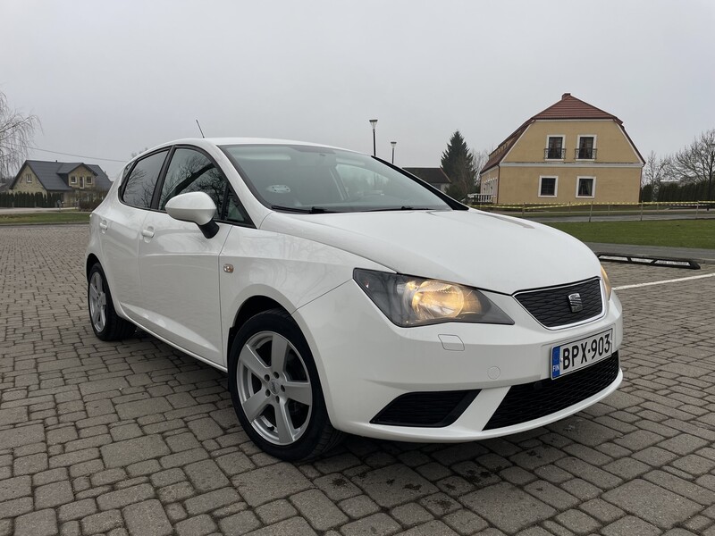 Фотография 2 - Seat Ibiza 2013 г Хэтчбек