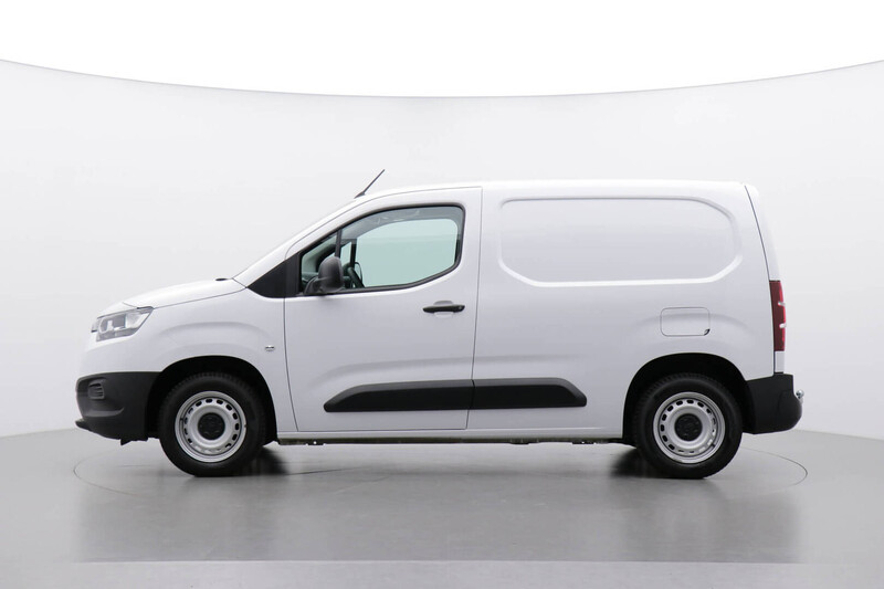 Photo 3 - Toyota Proace City 2024 y Commercial auto (with box)