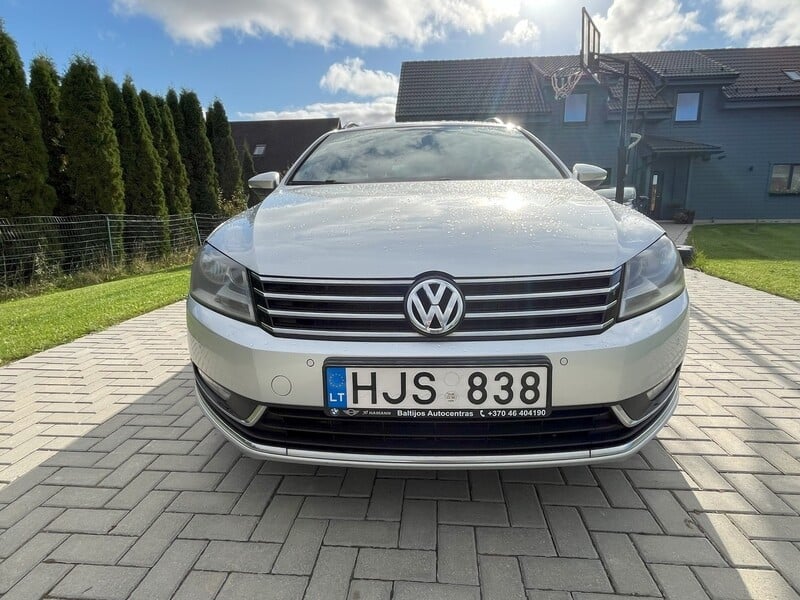 Фотография 2 - Volkswagen Passat 2012 г Универсал