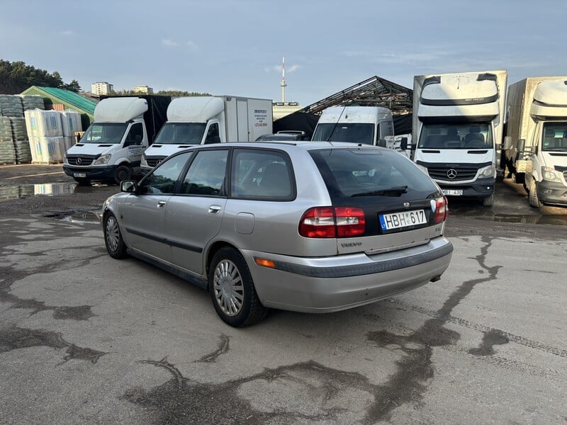 Photo 4 - Volvo V40 2002 y Wagon