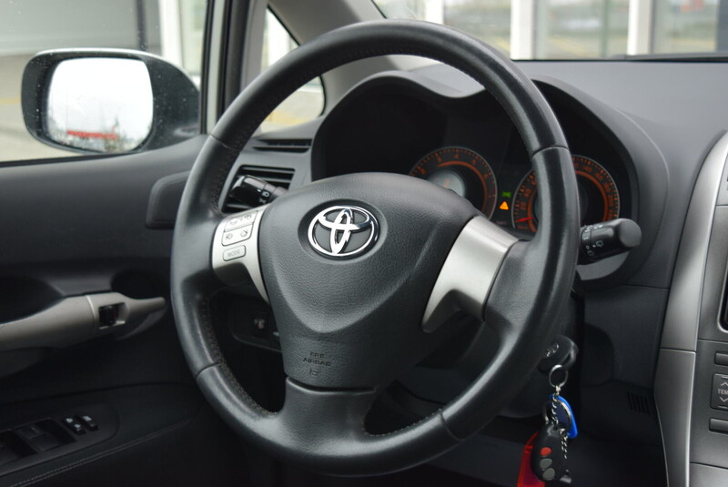 Nuotrauka 11 - Toyota Auris 2010 m Hečbekas