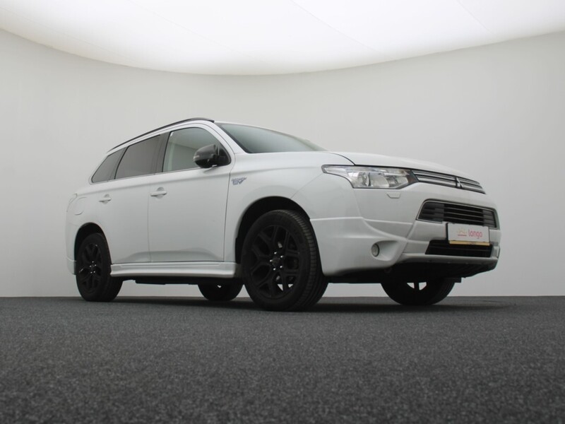 Nuotrauka 11 - Mitsubishi Outlander 2014 m Visureigis / Krosoveris