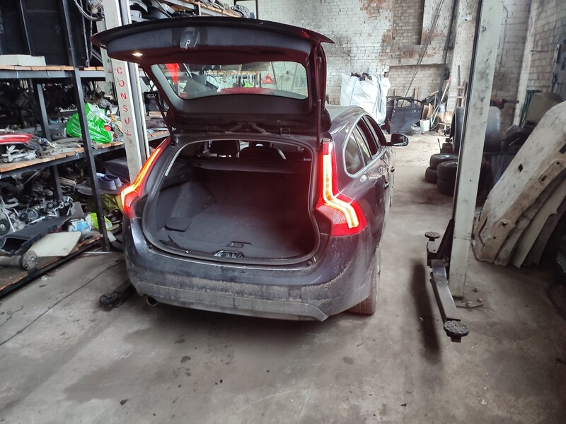 Photo 2 - Volvo V60 2016 y parts