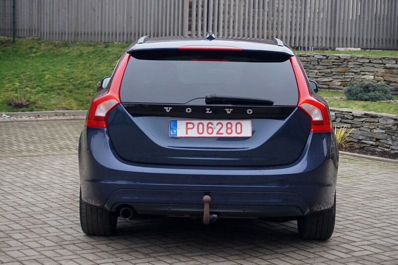 Фотография 8 - Volvo V60 2014 г Универсал