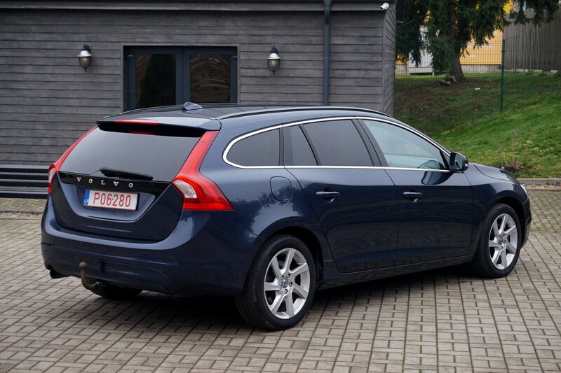 Фотография 4 - Volvo V60 2014 г Универсал