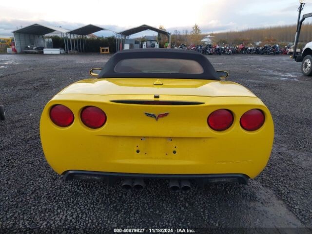 Photo 8 - Chevrolet Corvette 2005 y Convertible