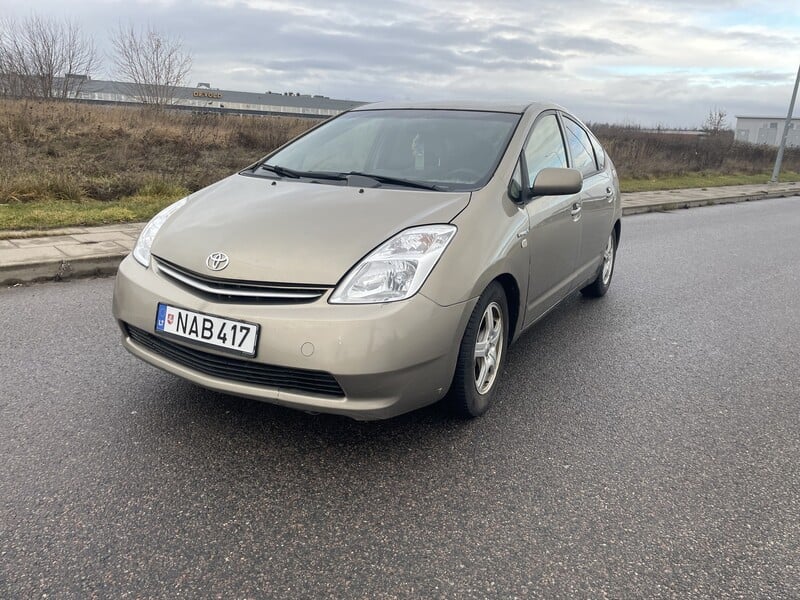 Photo 1 - Toyota Prius 2005 y Hatchback