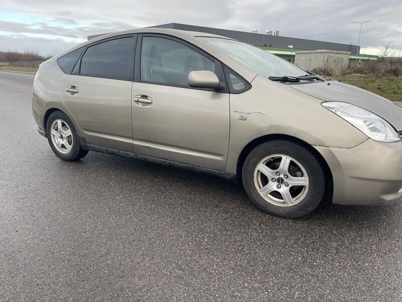 Photo 3 - Toyota Prius 2005 y Hatchback