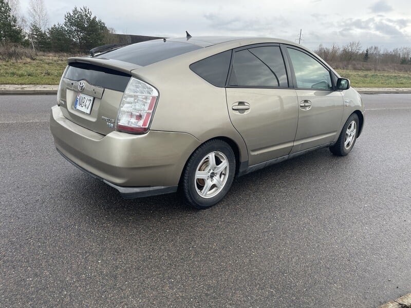 Photo 6 - Toyota Prius 2005 y Hatchback