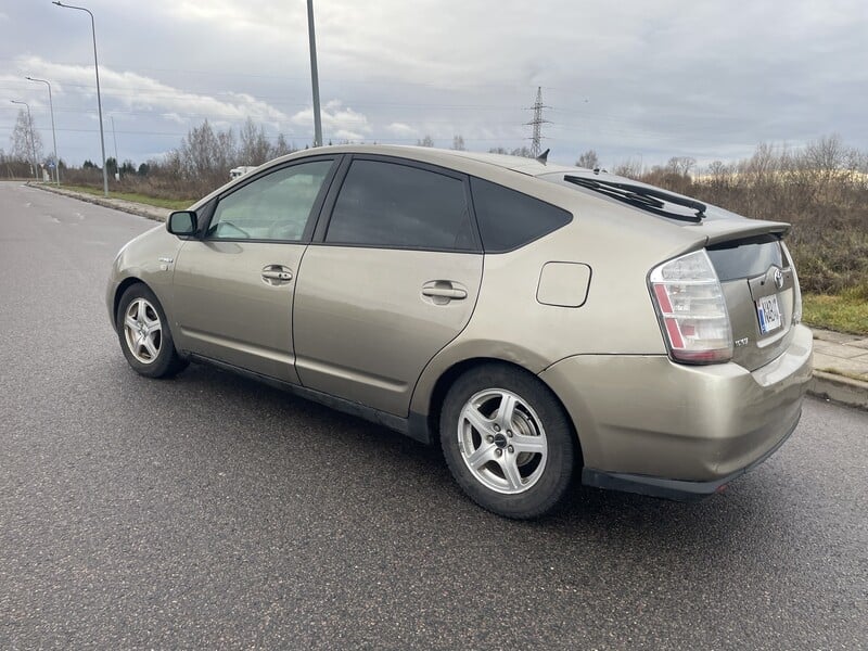 Photo 7 - Toyota Prius 2005 y Hatchback