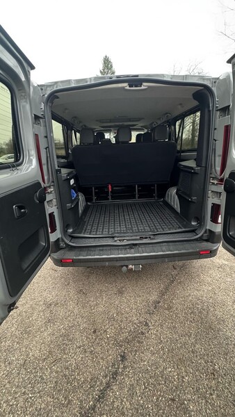 Photo 11 - Renault Trafic 2018 y Minibus