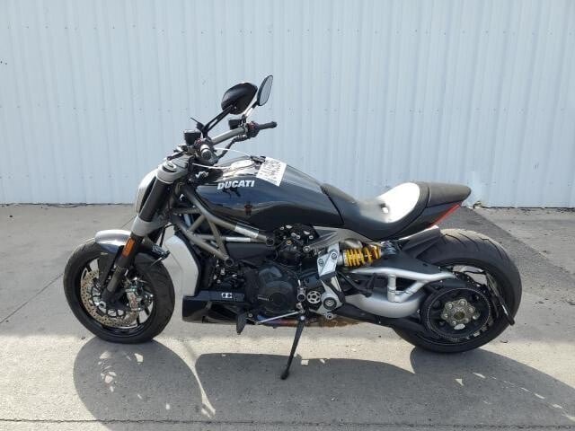 Photo 3 - Ducati Diavel 2019 y Chopper / Cruiser / Custom motorcycle