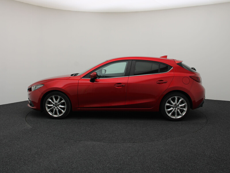 Фотография 6 - Mazda 3 2016 г Хэтчбек