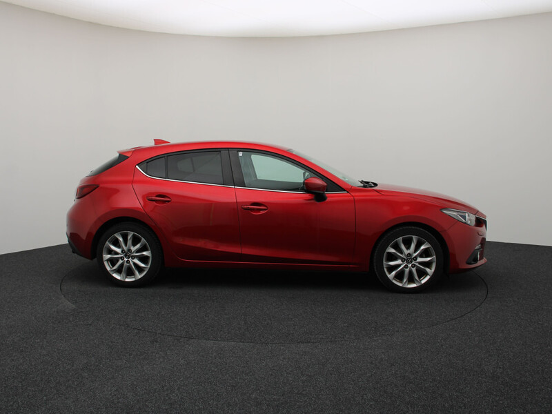 Фотография 9 - Mazda 3 2016 г Хэтчбек