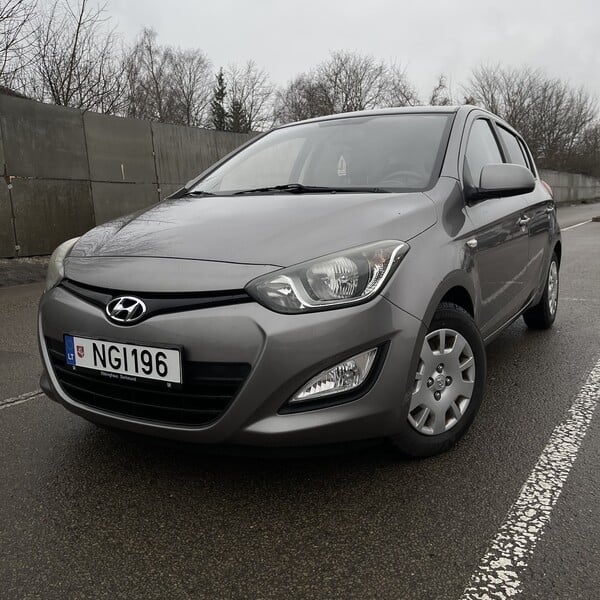 Photo 1 - Hyundai i20 2013 y Hatchback