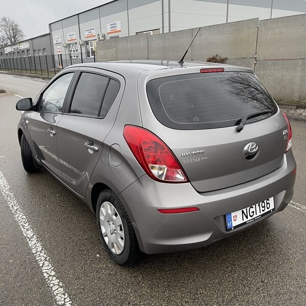 Photo 4 - Hyundai i20 2013 y Hatchback