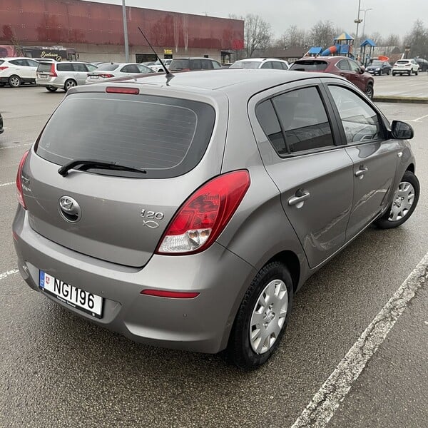 Photo 6 - Hyundai i20 2013 y Hatchback