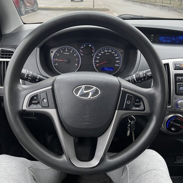 Photo 13 - Hyundai i20 2013 y Hatchback