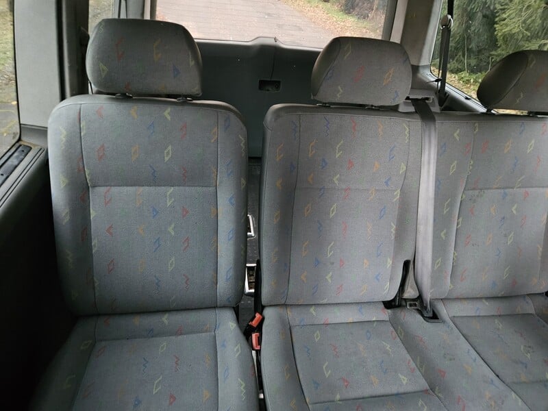 Photo 8 - Volkswagen Caravelle 2004 y Minibus