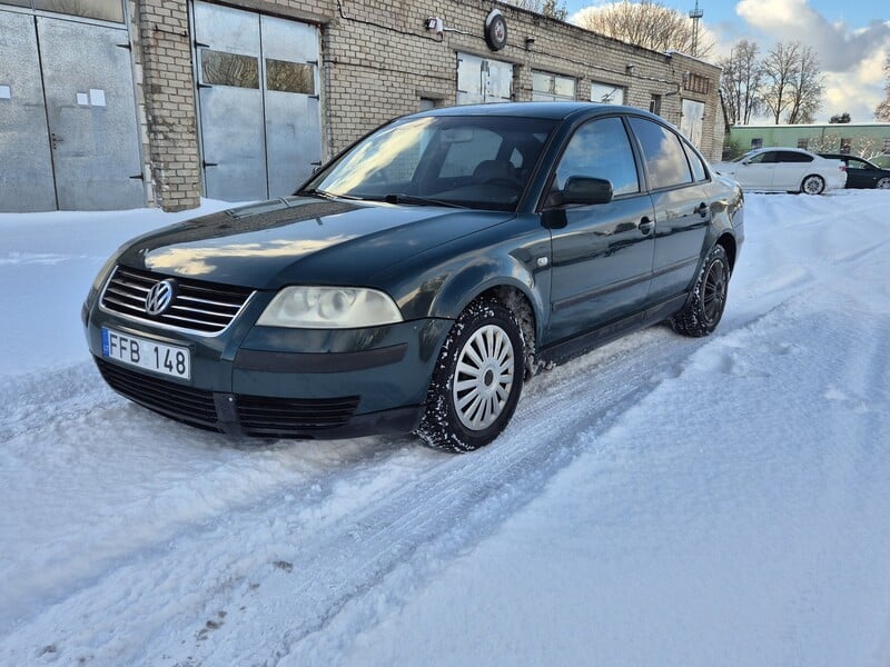 Фотография 1 - Volkswagen Passat 2002 г Седан