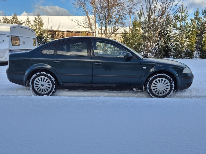 Фотография 5 - Volkswagen Passat 2002 г Седан