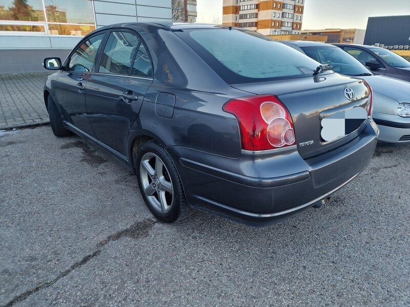 Photo 3 - Toyota Avensis 2007 y parts