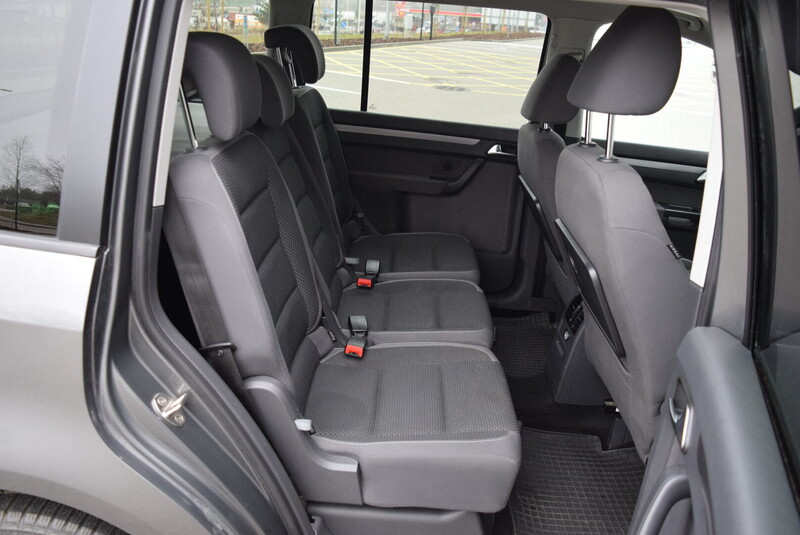 Photo 8 - Volkswagen Touran TDI 2010 y