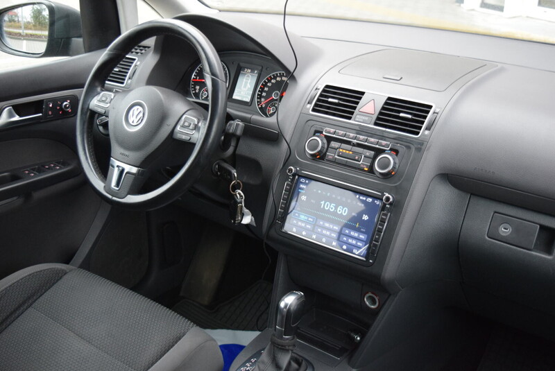 Photo 9 - Volkswagen Touran TDI 2010 y