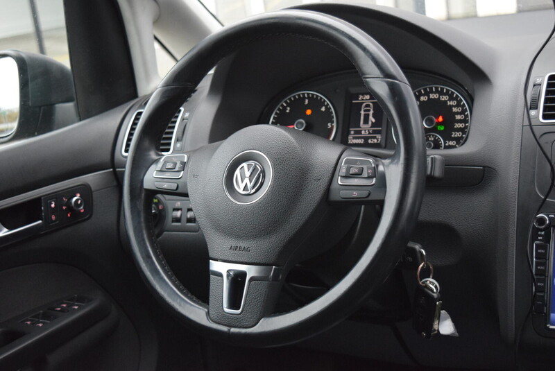 Photo 10 - Volkswagen Touran TDI 2010 y