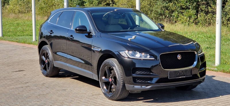 Фотография 1 - Jaguar F-Pace 2016 г Внедорожник / Кроссовер