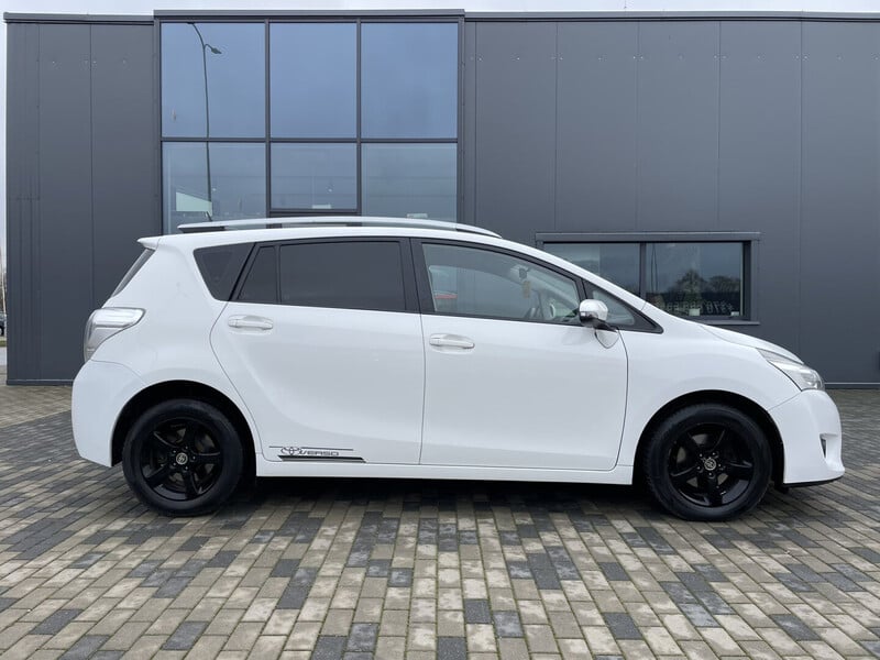 Фотография 8 - Toyota Verso 2017 г Минивэн