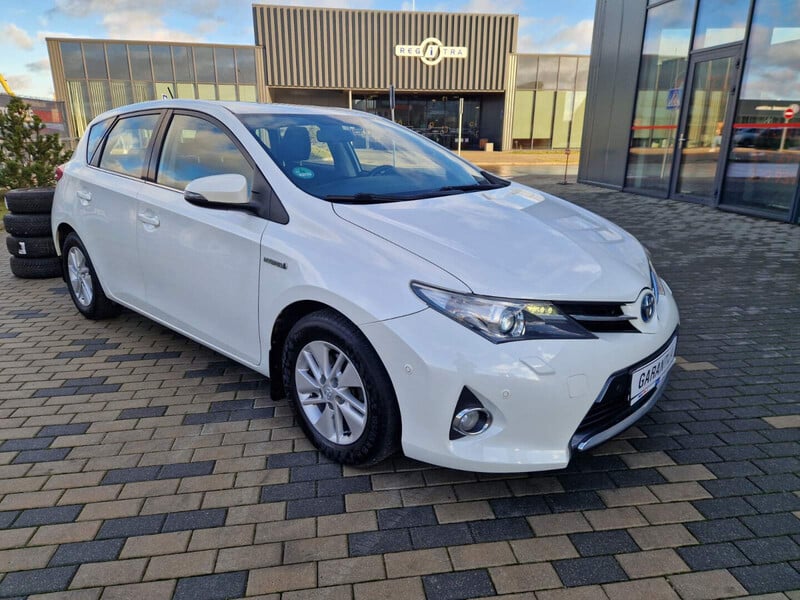 Photo 1 - Toyota Auris 2013 y Hatchback