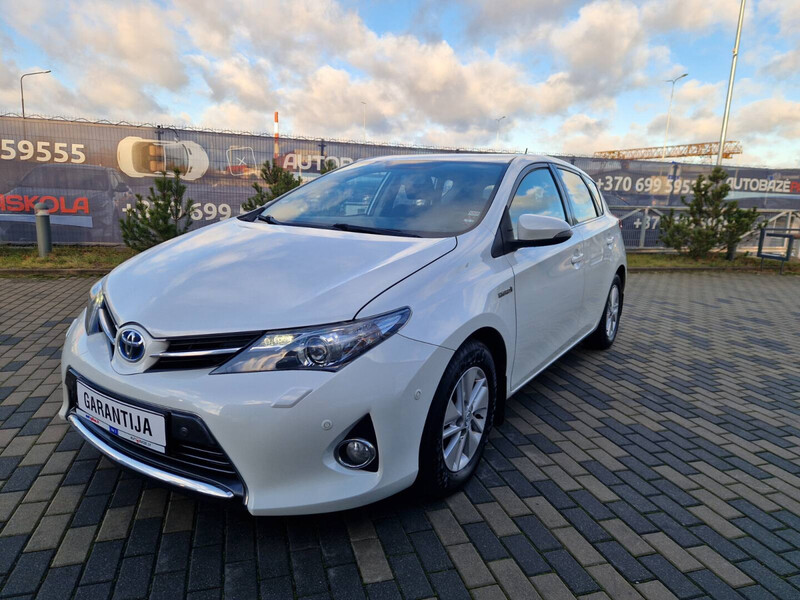 Photo 3 - Toyota Auris 2013 y Hatchback