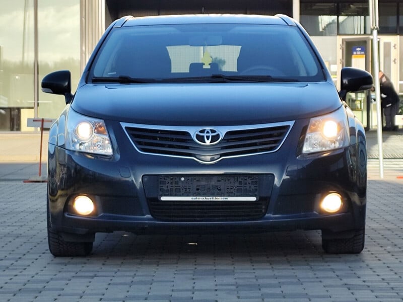 Photo 2 - Toyota Avensis 2011 y Wagon