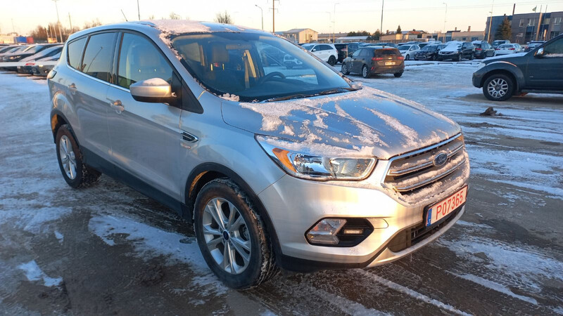 Фотография 2 - Ford Kuga 2017 г Внедорожник / Кроссовер