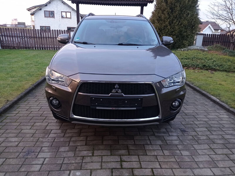 Photo 2 - Mitsubishi Outlander 2012 y Off-road / Crossover