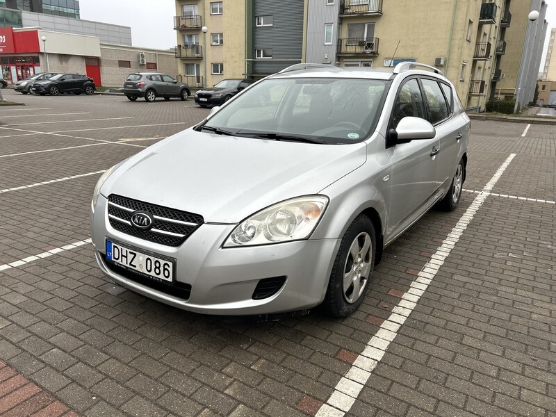 Nuotrauka 3 - Kia Cee'd 2009 m Universalas