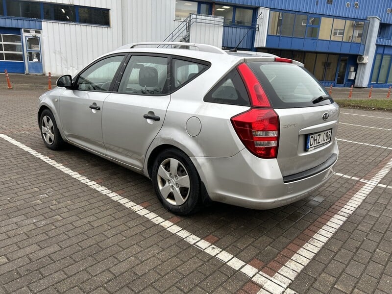 Nuotrauka 4 - Kia Cee'd 2009 m Universalas