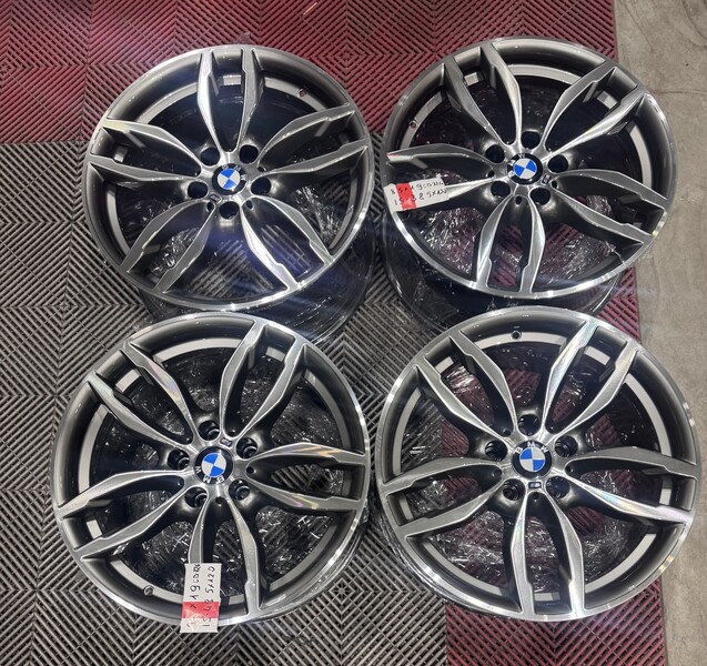 Photo 1 - 100 BMW X4 M40i X4 light alloy R19 rims