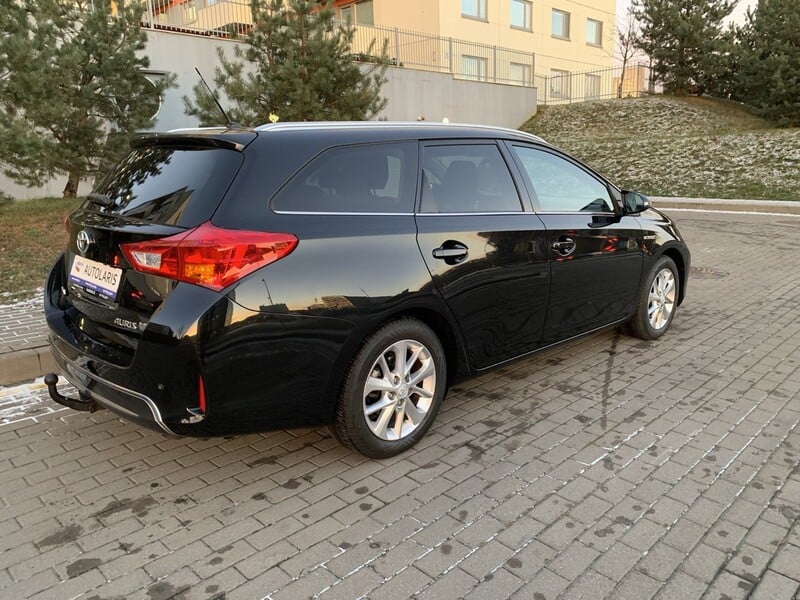 Фотография 5 - Toyota Auris 2014 г Универсал