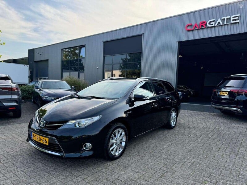 Фотография 29 - Toyota Auris 2014 г Универсал