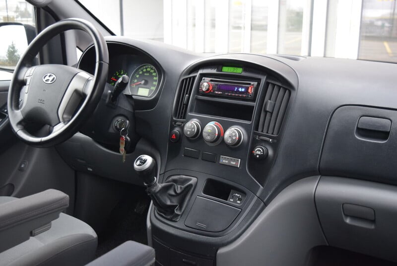 Photo 13 - Hyundai H-1 2015 y Van