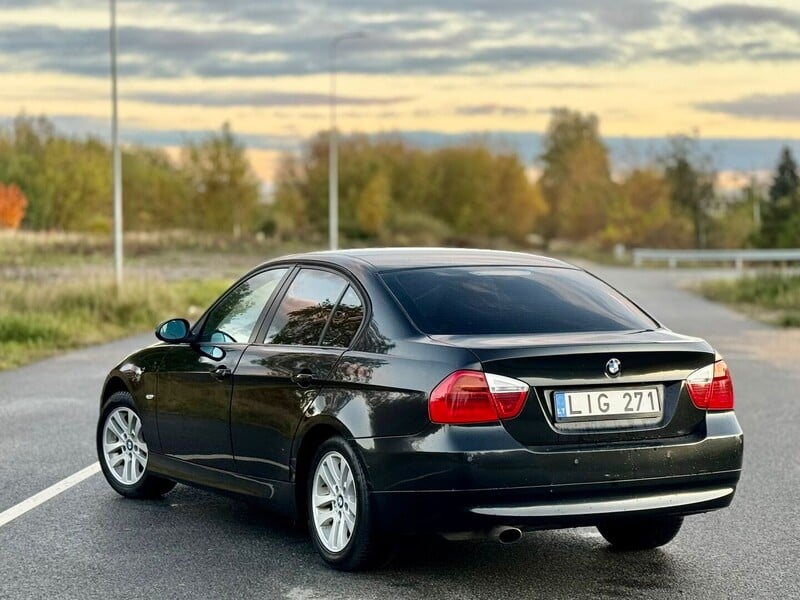 Photo 4 - Bmw 318 2006 y Sedan